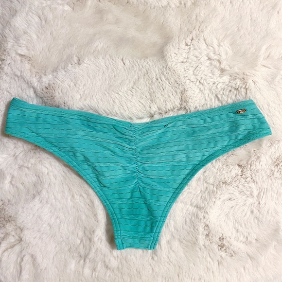 RipCurl - BOTTOMS - Bikini - Small - Cheeky - Cute - Picture 1 of 6